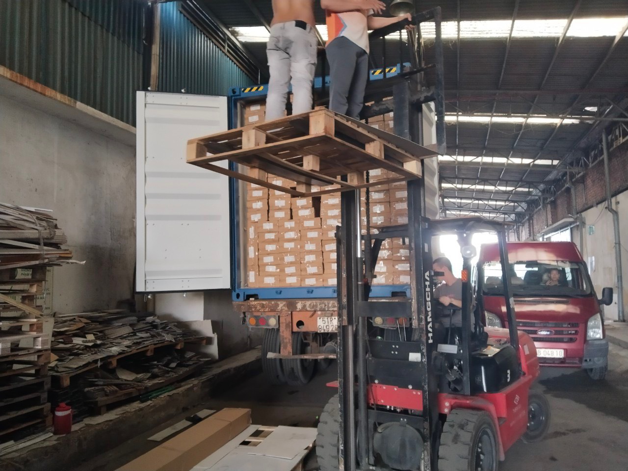 Dịch Vụ Bốc Xếp Hải Phòng Giá Rẻ Theo Giờ, Ngày, Yêu cầu- Hưng Phát Dịch Vụ Bốc Xếp kho xưởng Hải Phòng Giá Rẻ Theo Giờ, Ngày, Yêu cầu- Hưng Phát
