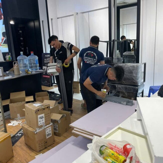Lao động phụ kho, sắp xếp hàng hóa chuyên nghiệp- Hưng Phát