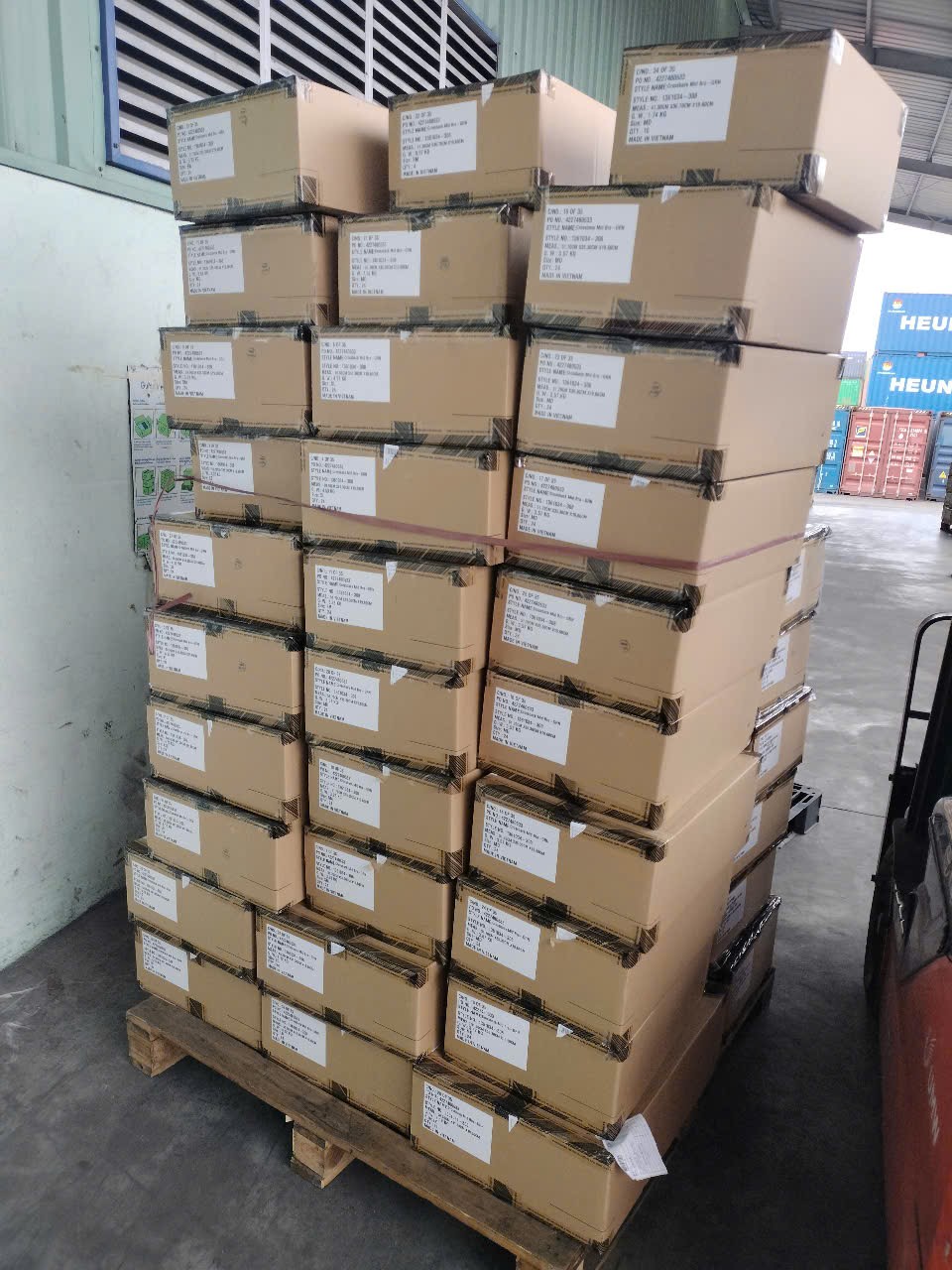 Nhân công phụ kho, sắp xếp hàng hóa chuyên nghiệp- Hưng Phát